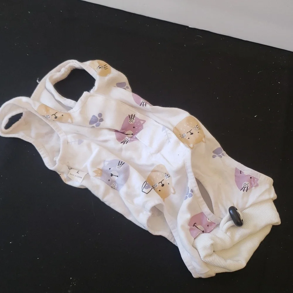 🤯3/$12 Dog or Cat Outfit White with Cats Size Small Dog or Large